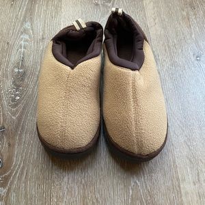 Brand New Unisex Memory Foam Slippers Size Small 5/6